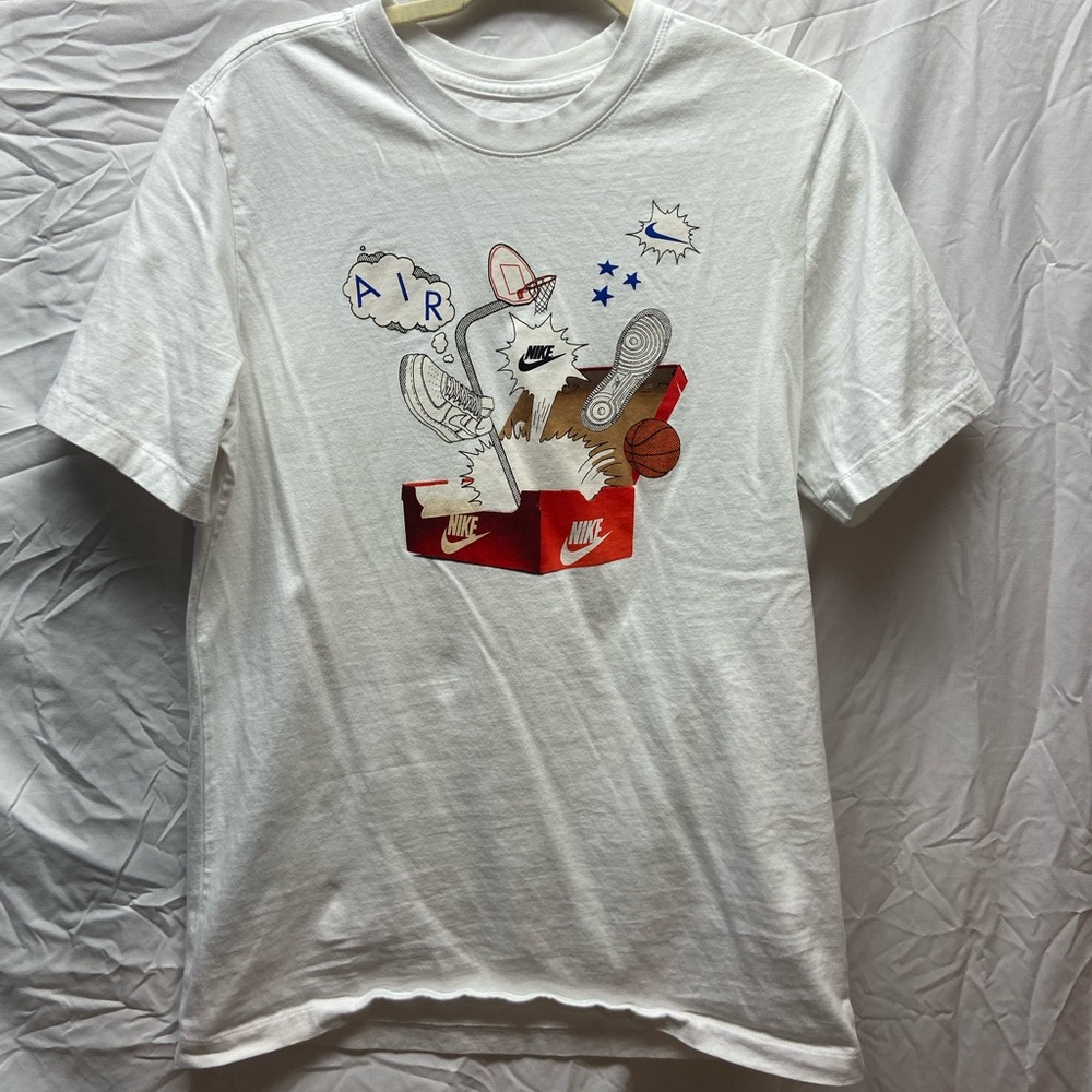 NIKE Mens Graphic Tee